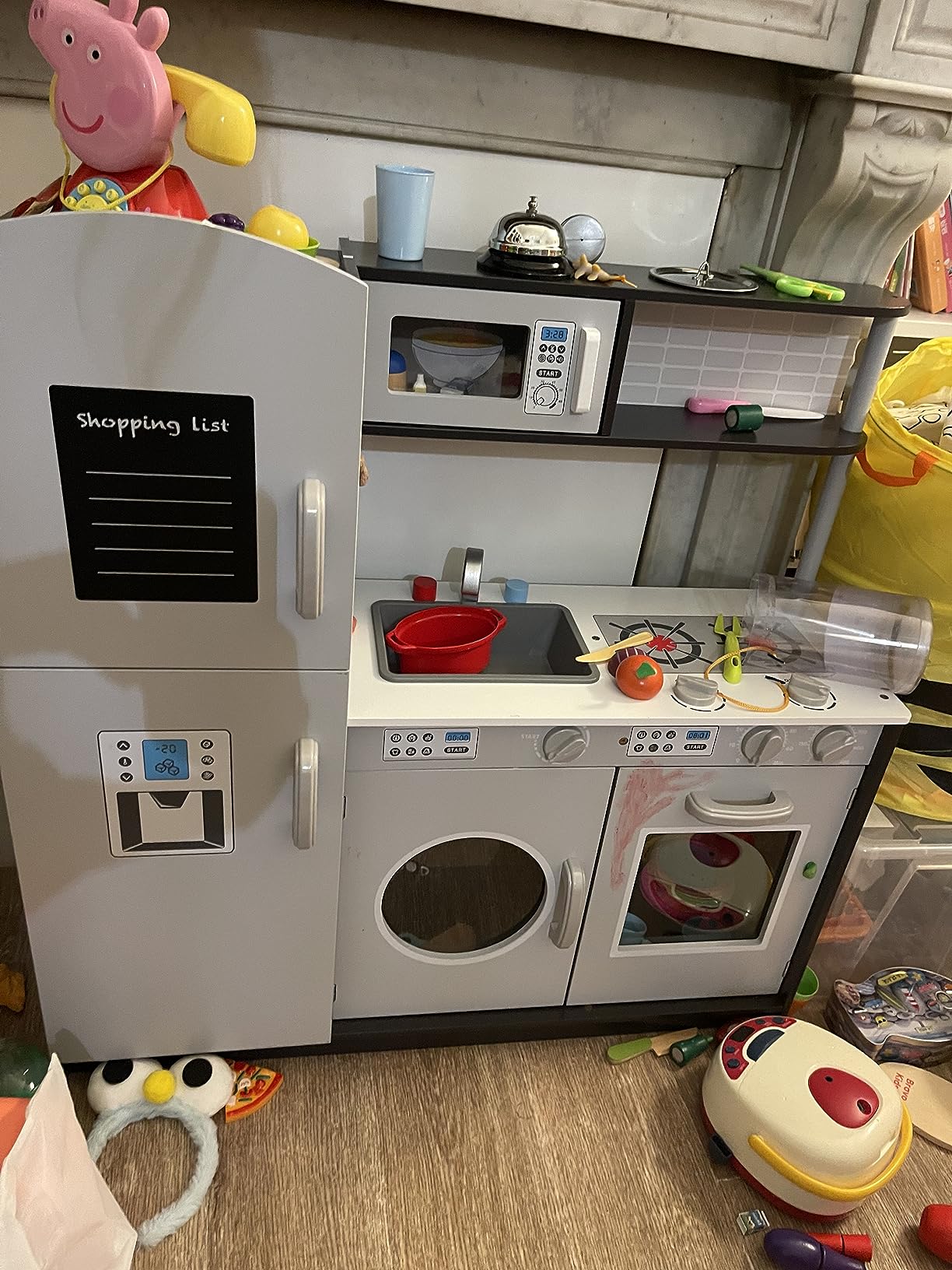 Cuisine Enfant en Sapin Non Toxique avec Réfrigérateur à 2 Niveaux Évier,  Four, pour Enfant de 3+ Ans 97 x30 x 95 CM - Costway